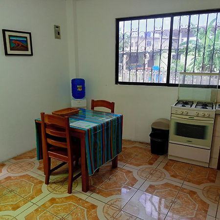 Teresita'S House Suites Con Cocina Privada Puerto Baquerizo Moreno Ngoại thất bức ảnh