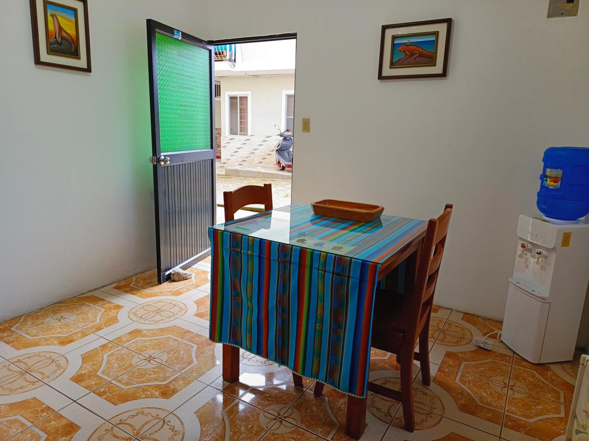 Teresita'S House Suites Con Cocina Privada Puerto Baquerizo Moreno Ngoại thất bức ảnh